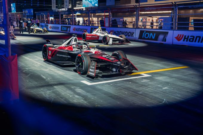 Porsche Formule E wereldkampioen 2023-2024 Foto 22