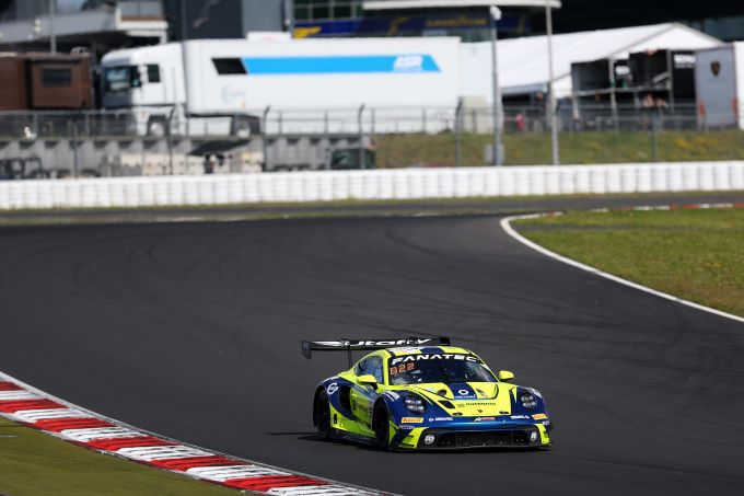 Fanatec GT World Challenge Europe Nürburgring Foto 4 bronze cup winnaar actie