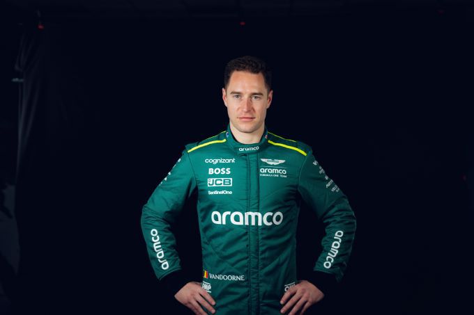 Stoffel Vandoorne rijdt op Spa-Francorchamps voor het eerst met de AMR24 tijdens officiele bandentest