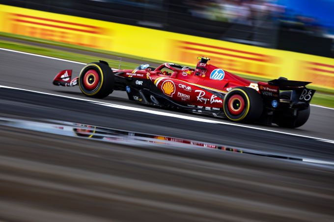 Carlos Sainz staat vijfde in de WK-stand, slechts vijf puntjes achter Charles Leclerc
