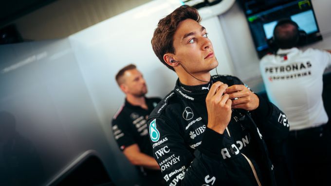 Waarom George Russell vloekte tegen Toto Wolff na luide radioboodschap in zijn oren