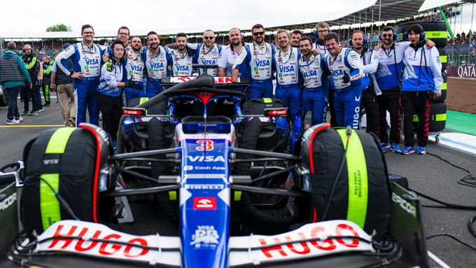 Visa Cash App RB over de auo van Daniel Ricciardo: "Voor de race werd er een probleem met zijn auto vastgesteld"