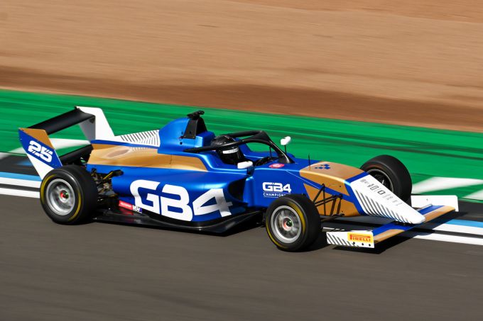 Nieuwe Tatuus MSV GB4-025 Formuleauto voltooit succesvolle testritten op Silverstone