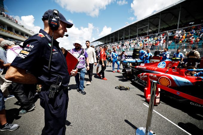 Adrian Newey niet naar Ferrari, wilde hij te veel macht? Fred Vasseur lijkt Aston Martin in ieder geval blij te maken...
