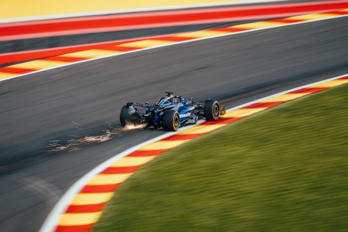 Alex Albon vestigt hoop op updates in tweede helft van het seizoen