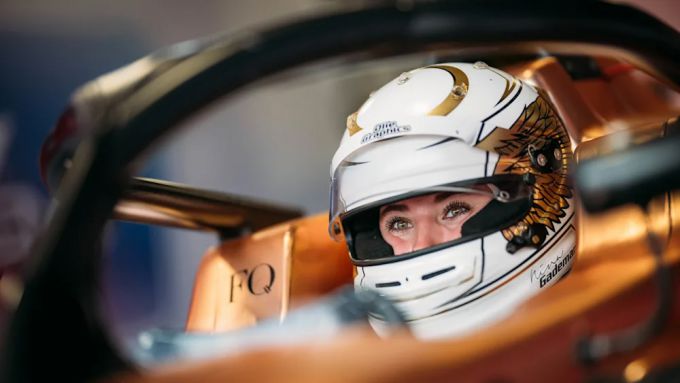 Nina Gademan dolblij met spectaculair wildcarddebuut in F1 Academy: “Het is een geweldig gevoel!"