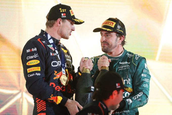 Adrian Newey naar Aston Martin Foto 1 Max Verstappen en Fernando Alonso