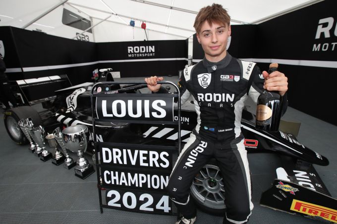 Rodin Motorsport - Louis Sharp na Britse F4-titel nu gekroond tot GB3-kampioen 2024
