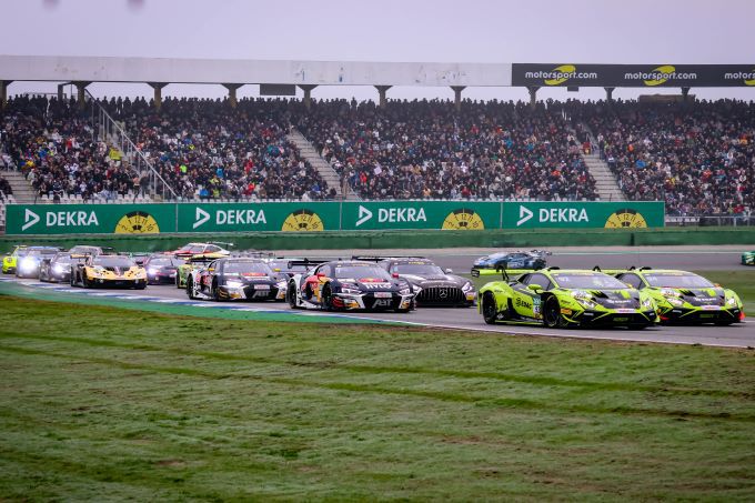 DTM-kampioen 2024 Mirko Bortolotti met Lamborghini Foto 14