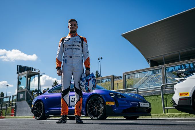 FOTO'S: Nieuwe Porsche Cup in de maak: Kas Haverkort nam deel aan testsessie Taycan Cup op Vallelunga