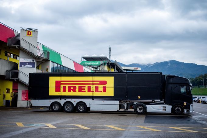 Pirelli tests Mugello Foto 3 pirelli truck