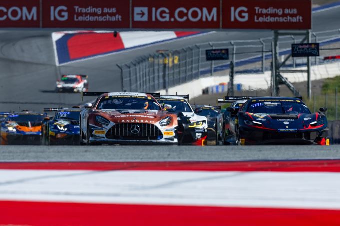 ADAC GT Masters 2024 Red Bull Ring Foto 4 Tom Calendar en Elias Seppänen gingen op zondag voor de vierde keer dit seizoen als winnaar over de eindstreep