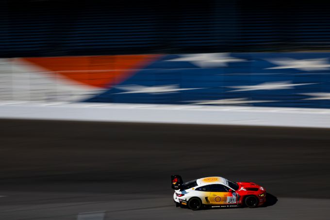 Fanatec GT World Challenge America Indianapolis 4 – 6 Oct 2024 bron Fabian Lagunas Foto 7 Team WRT winnaar met BMW