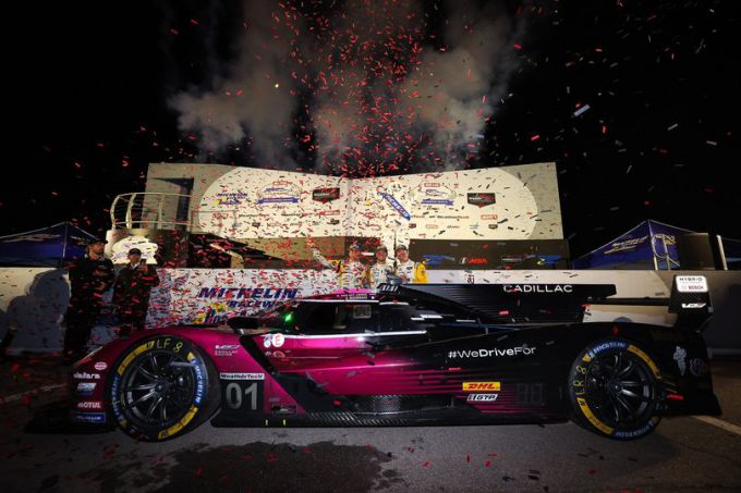 Fel bevochten overwinning van Renger van der Zande van de Motul Petit Le Mans; Porsche pakt de IMSA-titel 2024 + UITSLAG