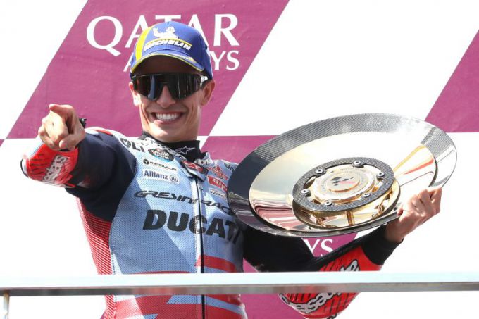 Marc Márquez wint de Grand Prix van Australië na een verschrikkelijke start door tear-off