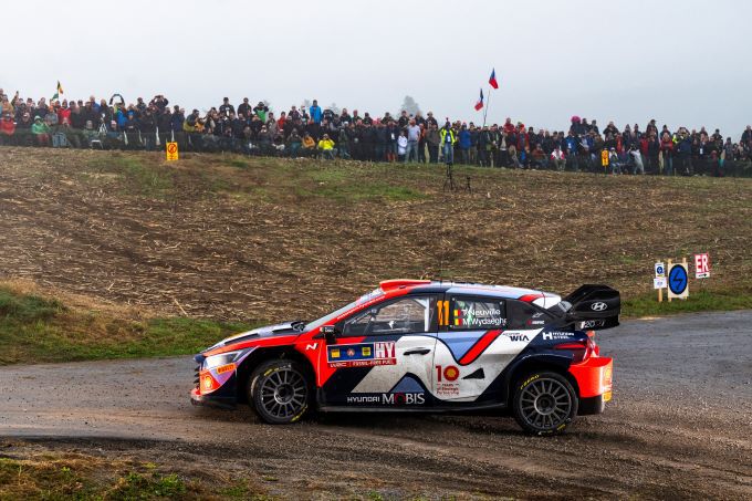 CER Rally - De verovering van de wereldtitel door Thierry Neuville opgeschort na turbulente zaterdag + UITSLAG