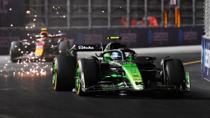 Is Zhou Guanyu bezig aan zijn laatste twee F1-races?: "Het ziet er veelbelovend uit voor de volgende ronde in Qatar"