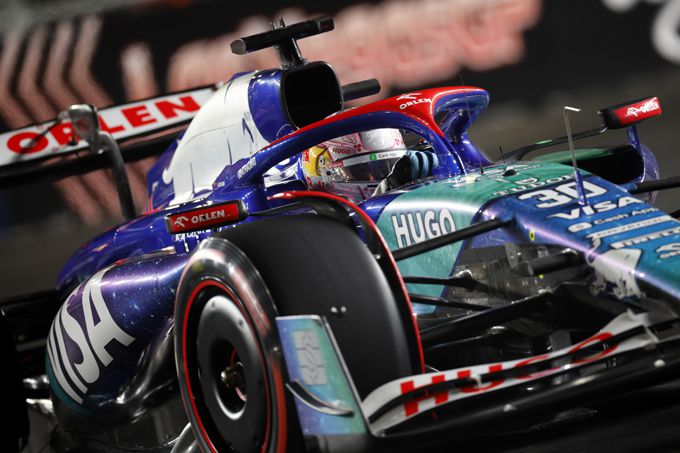 Formule 1 in Las Vegas: "Ik gleed het grootste deel van de ronde en ik had een enorme schuiver in bocht 14"