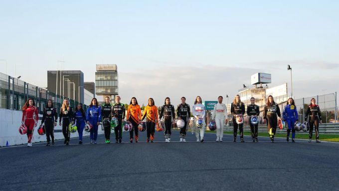 Maak kennis met de deelnemende vrouwelijke topcoureurs aan de Formule E-test in Madrid