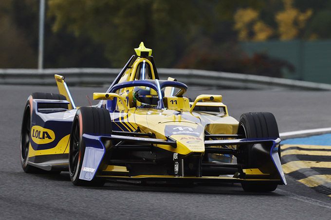 Lola Yamaha ABT> <br />
<br />
Seizoen 11 van het ABB FIA Formule E-wereldkampioenschap gaat op zaterdag 7 december om 14.00 uur plaatselijke tijd op groen. </div>
    <div class=