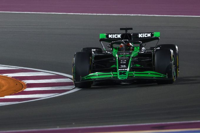 Frustratie bij Valtteri Bottas: "Zo dicht bij de punten, wat het des te teleurstellender maakt"