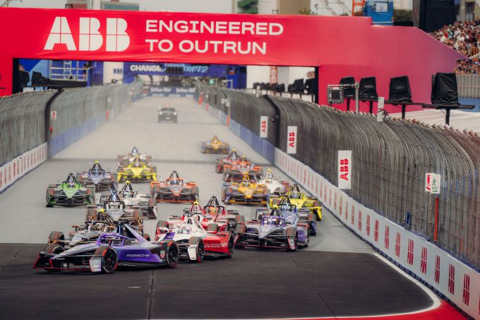Porsche en wereldkampioen Wehrlein zijn gemotiveerd begonnen aan 6e FE-seizoen ondanks heftige crash