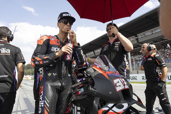 Lorenzo Savadori nog twee jaar bij Aprilia Racing: "De RS-GP naar de top van de MotoGP te brengen"