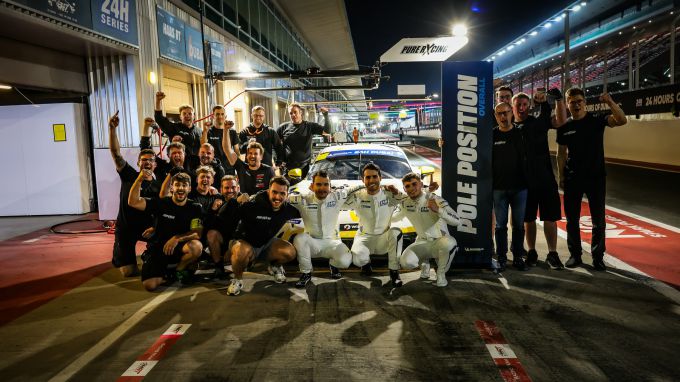 24H Dubai - Enorme competitie en dominante poleposition Pure Rxcing in spannende kwalificatiesessie