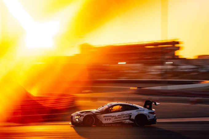 24H Dubai 2025 BMW Team WRT overwinning debuut BMW M4 GT3 EVO Foto 4