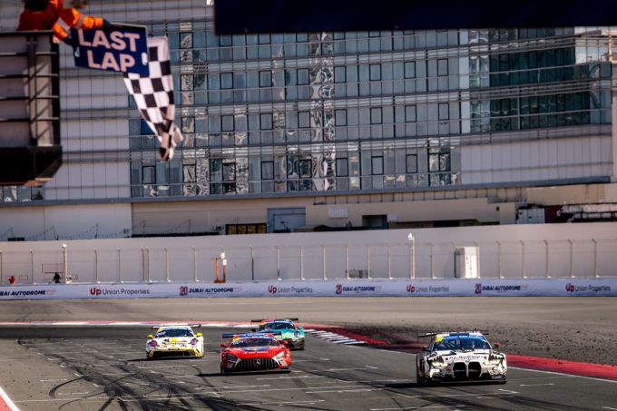 24H Dubai 2025 BMW Team WRT overwinning debuut BMW M4 GT3 EVO Foto 9
