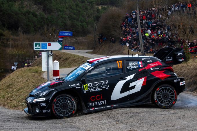 Felicitatie Akio Toyoda Toyota 1-2 overwinning Rally Monte Carlo 2025 Foto 5 Sebastien Ogier / Vincent Landais actie