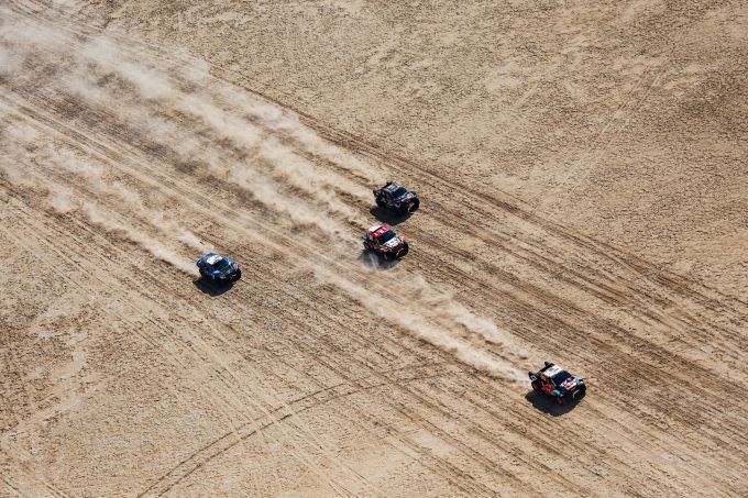 Red Bull Dakar 2025 twaalfde etappe 17 januari 2025 Foto 10 Seth_Quintero_and_Dennis_Zenz_on_their_Toyota_GR_DKR_Hilux_of_the_Toyota_Gazoo_Racing_racing