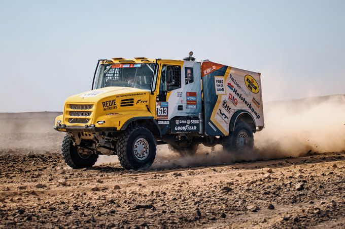 Team de Rooy FPT kent zware dag in Dakar Rally maar houdt schade enigszins beperkt