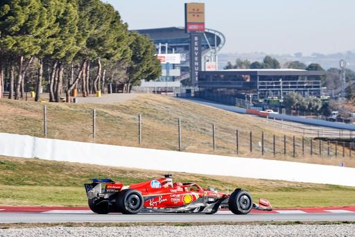 Pirelli F1 bandentests Barcelona Foto 5 Charles Leclerc