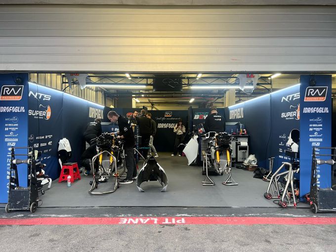 Nederlandse RW-Idrofoglia Racing GP kent productieve test met nieuwe materiaal voor Zonta van den Goorbergh en Ayumu Sasaki