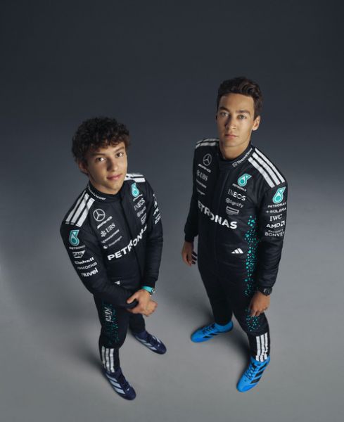 FOTO'S: zo zien de race-overalls eruit van het Mercedes-AMG PETRONAS F1 Team