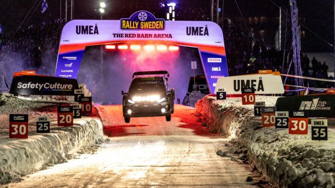 Rally Sweden - Elfyn Evans pakt met Toyota de vroege leiding in de barre kou van de Umea Sprint + UITSLAG