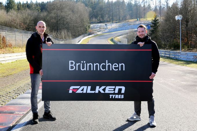 Falken met "Falkenbogen" aanwezig op de Nordschleife evenals op alle andere baansecties