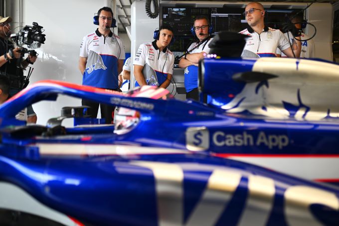 Isack Hadjar F1 Visa Cash App RB Foto 2 teamgenoten RBCP