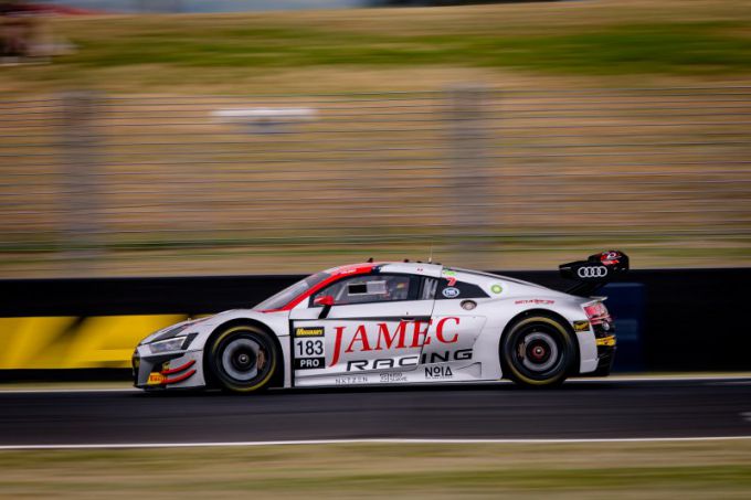 Bathurst 12H - Hoe de kwalificaties 1 en 2 zich ontvouwden: Ricardo Feller met Porsche op pole + FOTO'S