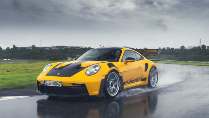 YouTube video player Porsche Manthey Michelin nieuwe regenband 2025 Foto 6><br />
<br />
<iframe width=