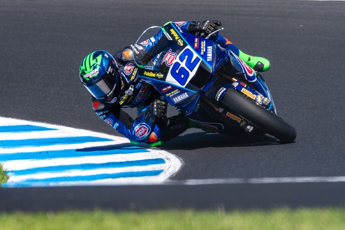 Nederlandse Ten Kate Racing gehavend aan de start: blessure Okamoto na zware crash, Manzi van P8 in eerste World Supersport race