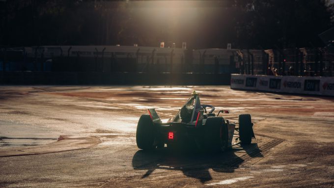 Formule E Porsche gaat voor de overwinning in Jeddah Foto 11