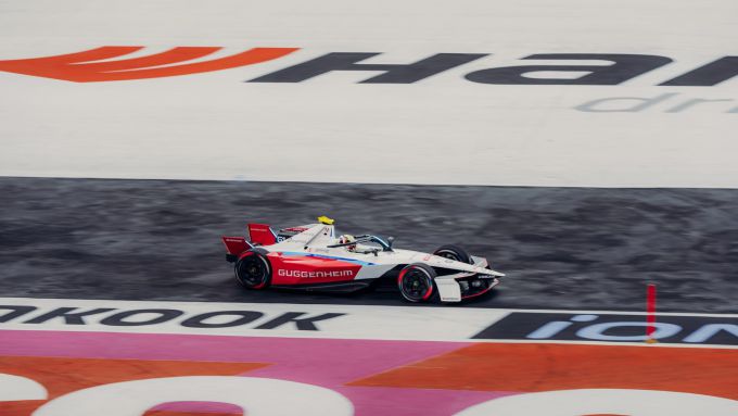 Formule E Porsche gaat voor de overwinning in Jeddah Foto 6