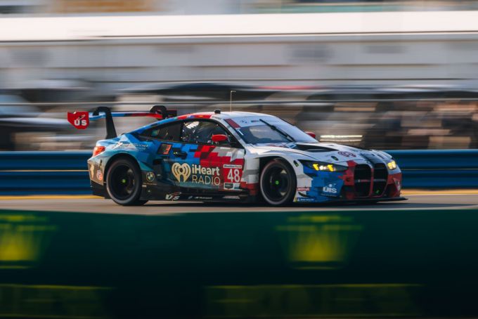12H Sebring livery BMW M Team RLL Hybrid V8 herdenkt 50 jaar BMW Noord-Amerika Foto 10