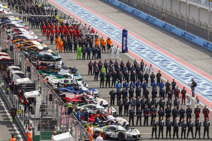 FIA World Endurance Championship Lusail International Circuit Qatar 1812km Porsche Penske Motorsport Manthey Foto 11