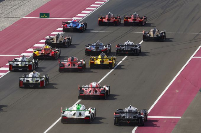 FIA World Endurance Championship Lusail International Circuit Qatar 1812km Porsche Penske Motorsport Manthey Foto 14
