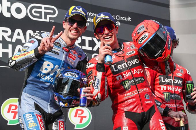 Family-business in MotoGP: Sensationele dubbelzege Marc Márquez; broer Alex ook op podium!