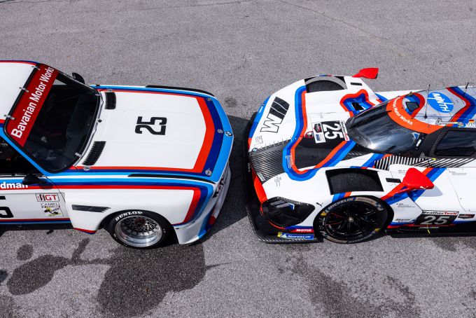 12H Sebring livery BMW M Team RLL Hybrid V8 herdenkt 50 jaar BMW Noord-Amerika Foto 3