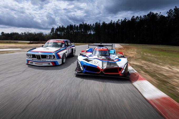 12H Sebring livery BMW M Team RLL Hybrid V8 herdenkt 50 jaar BMW Noord-Amerika Foto 4